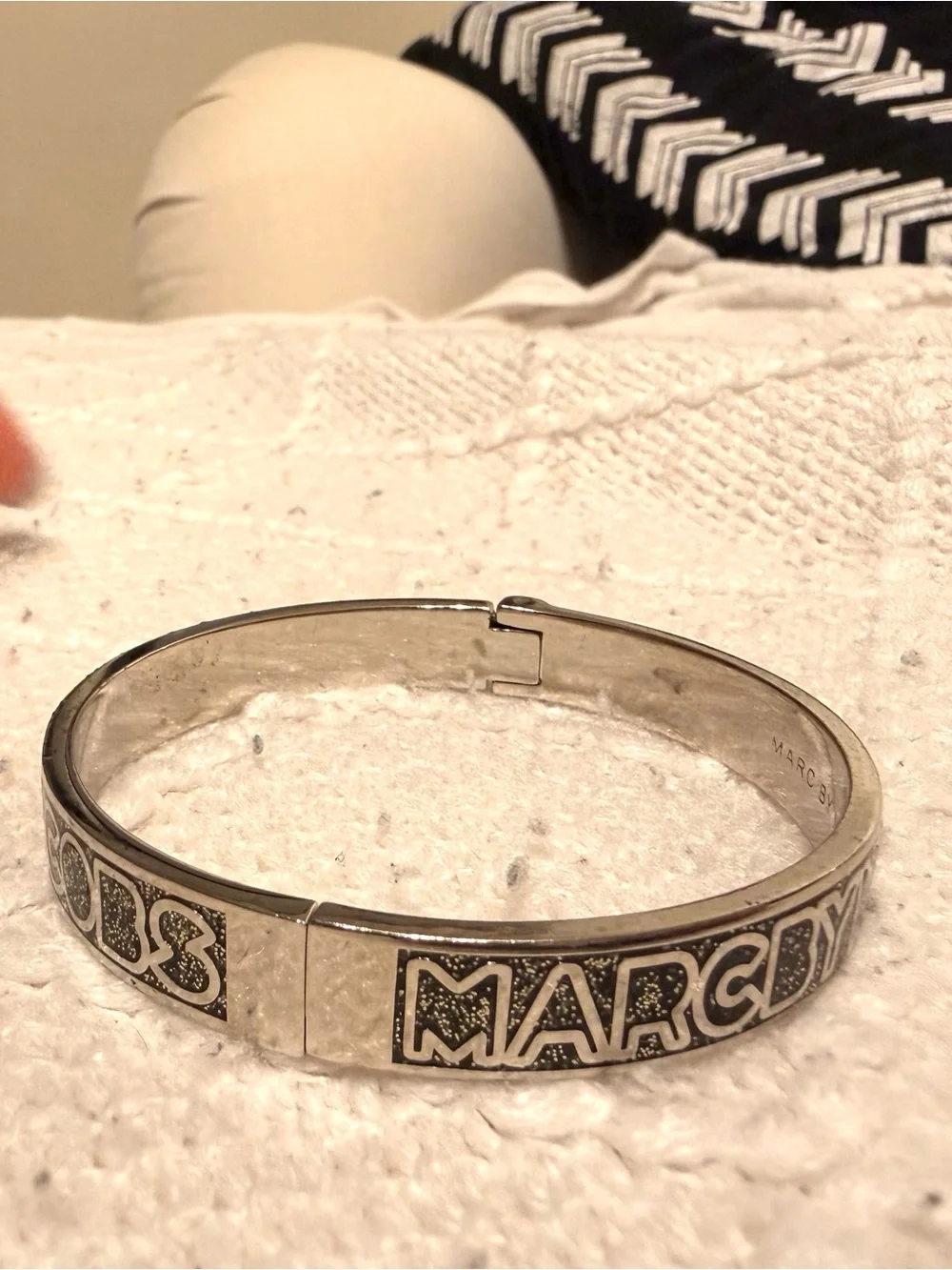 Marc by Marc Jacobs Silver-Tone Logo Hinged Bangle